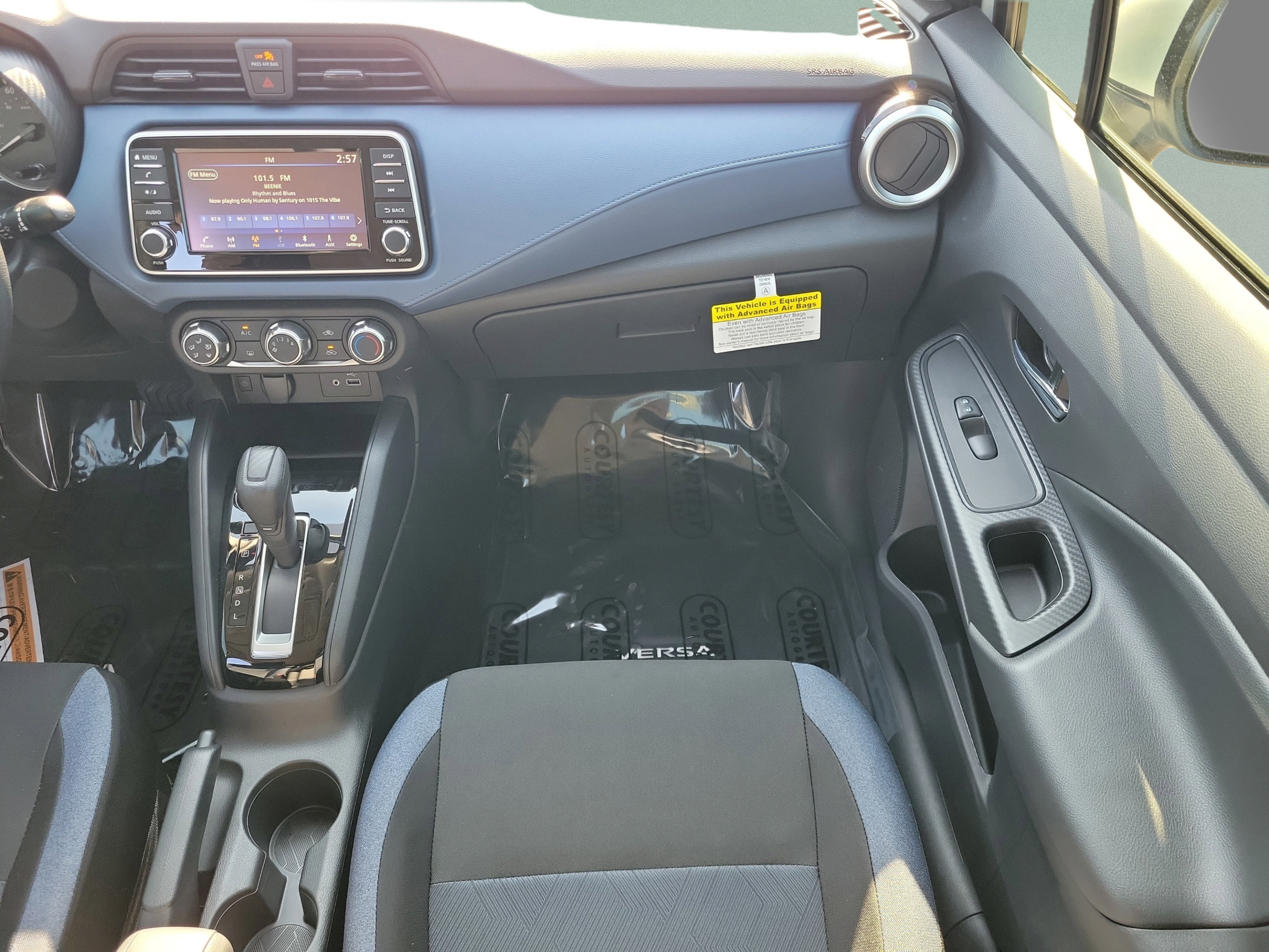 New 2025 Nissan Versa SV w/ Trunk Package FWD image 14