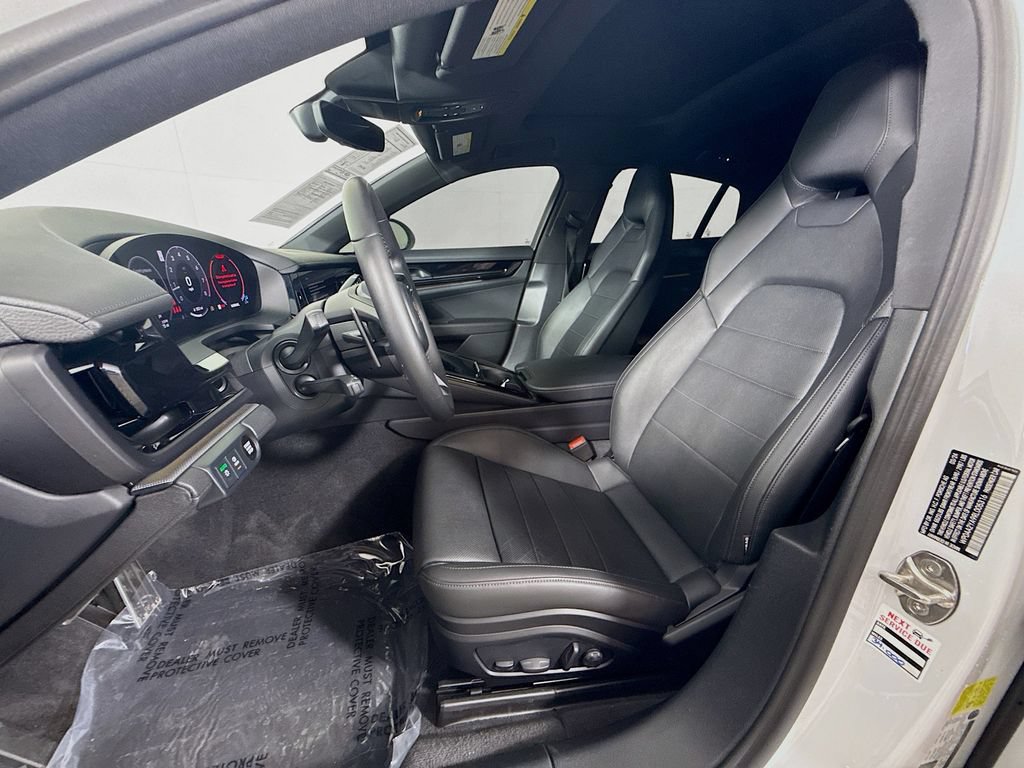 Used 2024 Porsche Panamera RWD image 11