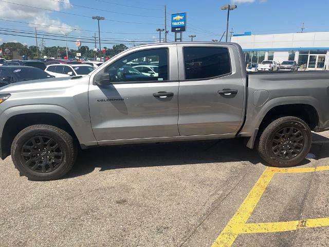 Used 2025 Chevrolet Colorado W/T w/ WT Custom Package RWD image 2
