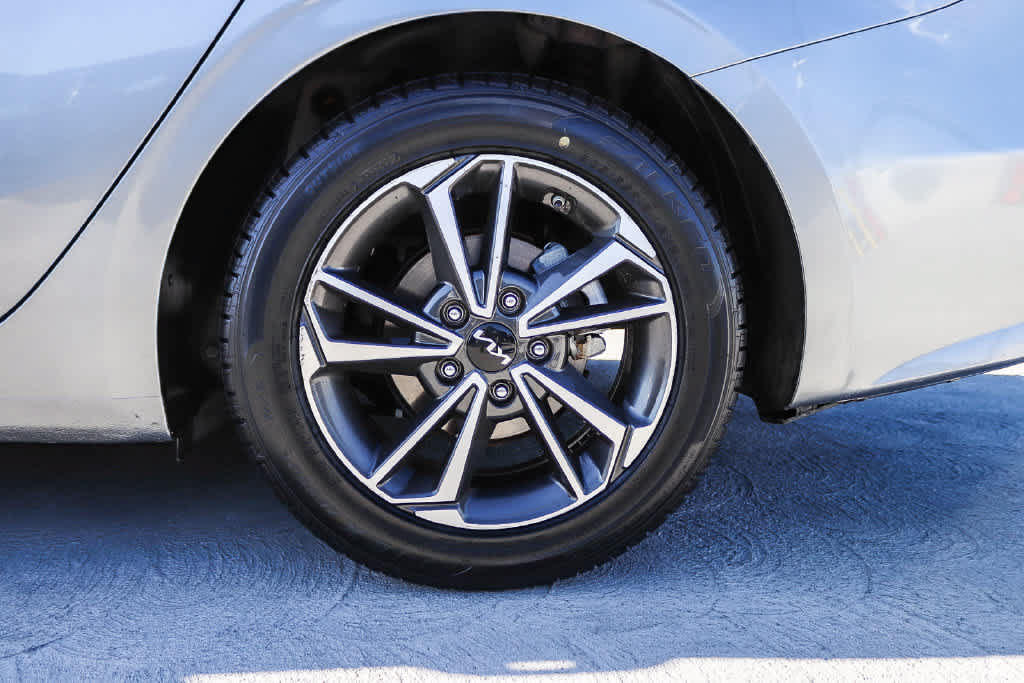 Used 2023 Kia Forte LXS w/ LXS Technology Package FWD image 10