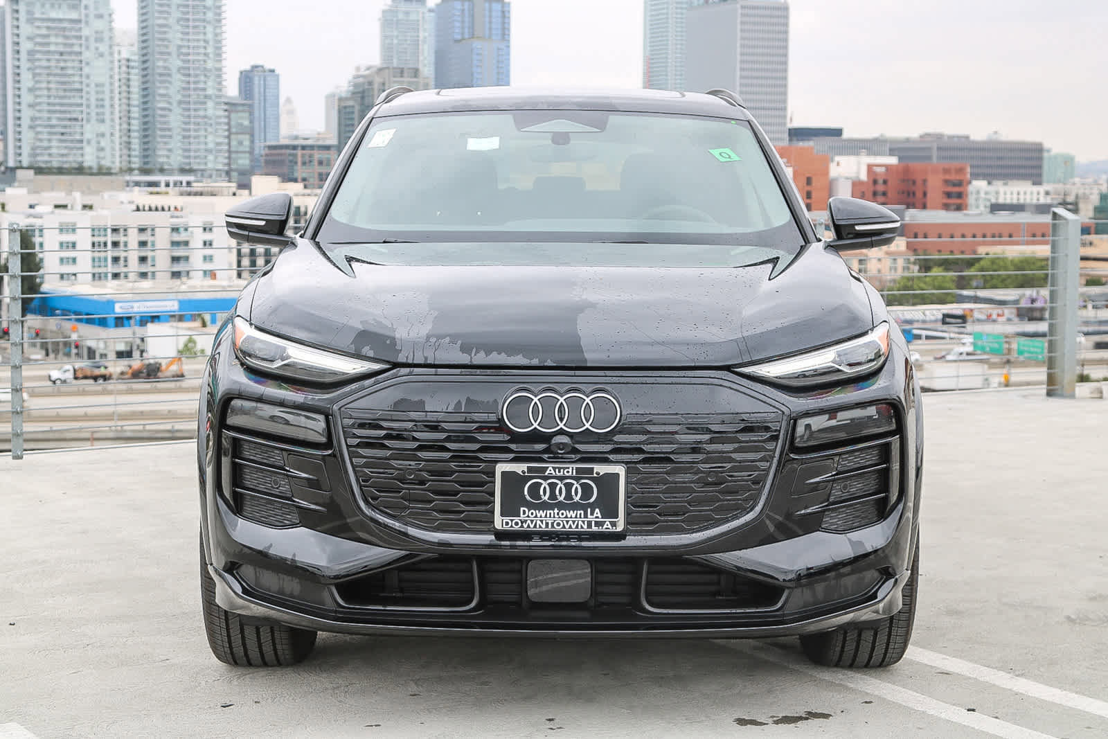 Used 2025 Audi Q6 e-tron Premium w/ Convenience Package image 2