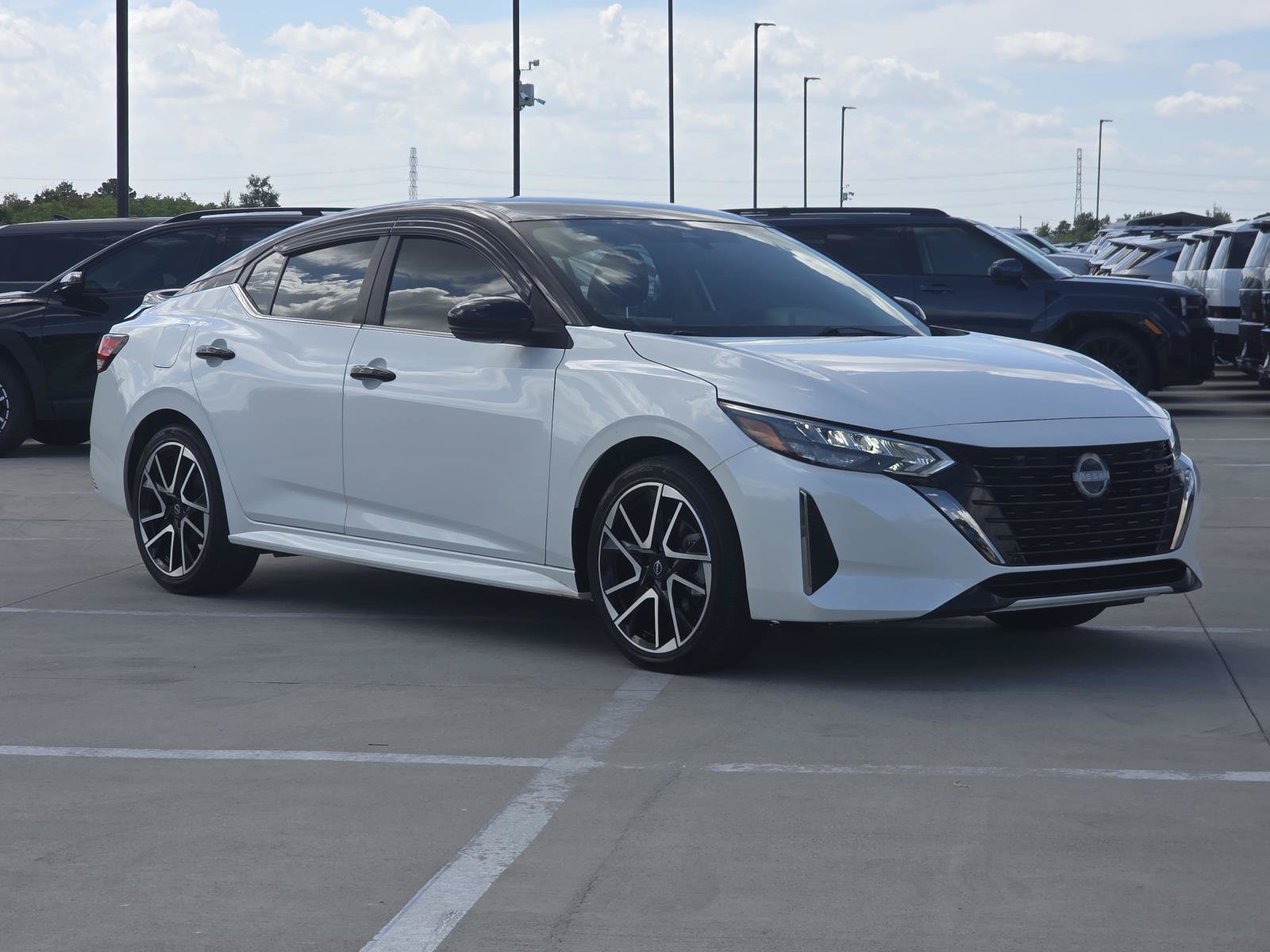 Used 2024 Nissan Sentra SR FWD image 6
