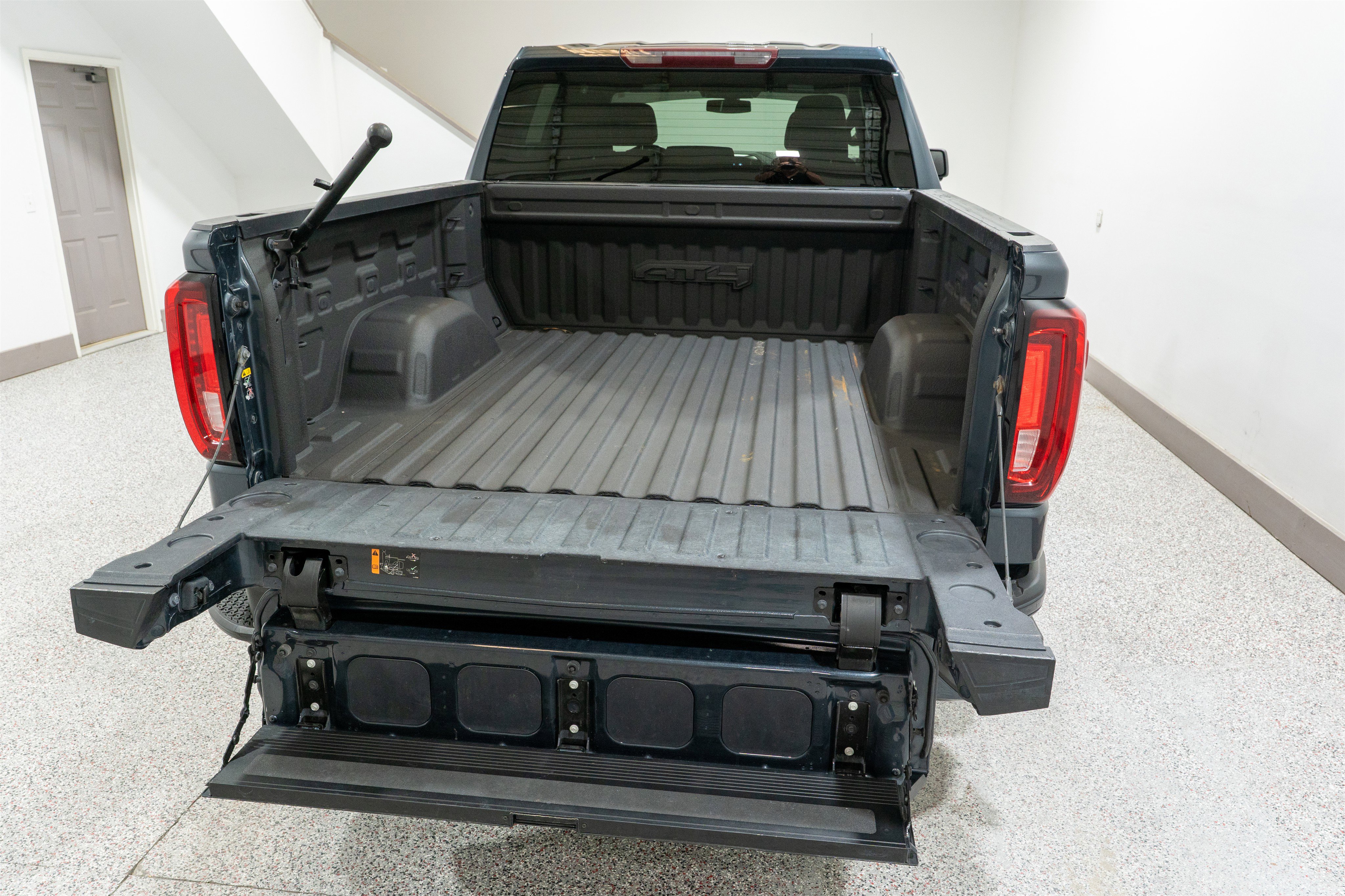 Used 2021 GMC Sierra 1500 AT4 image 11