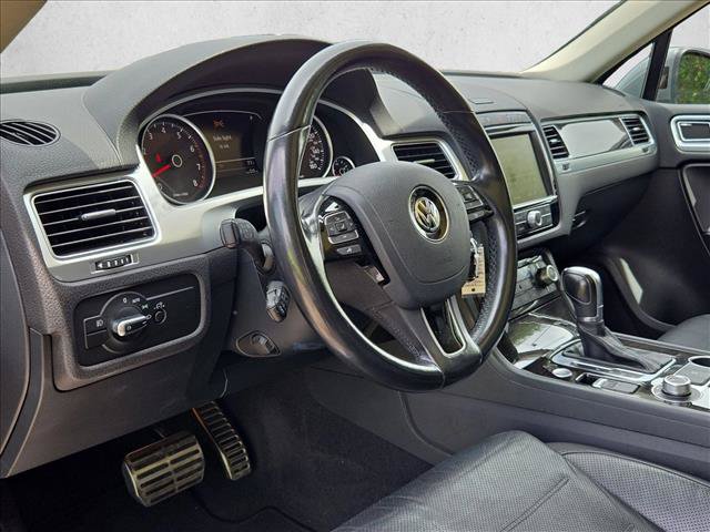Used 2016 Volkswagen Touareg Executive AWD/4WD image 10