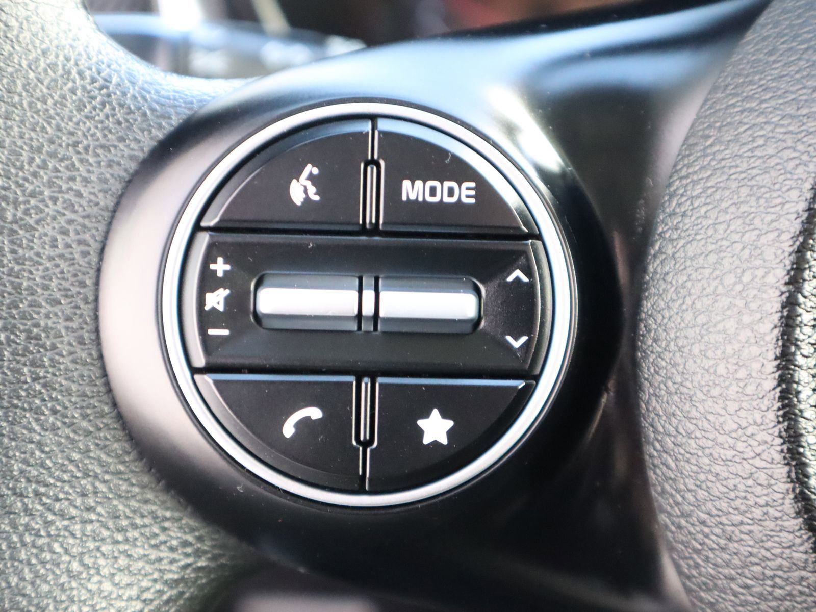 Used 2023 Kia Soul LX w/ Option Group 015 FWD image 35