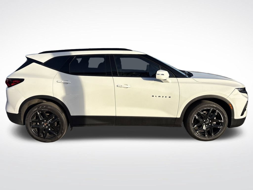 Used 2022 Chevrolet Blazer LT w/ Sound & Technology Package AWD/4WD image 32