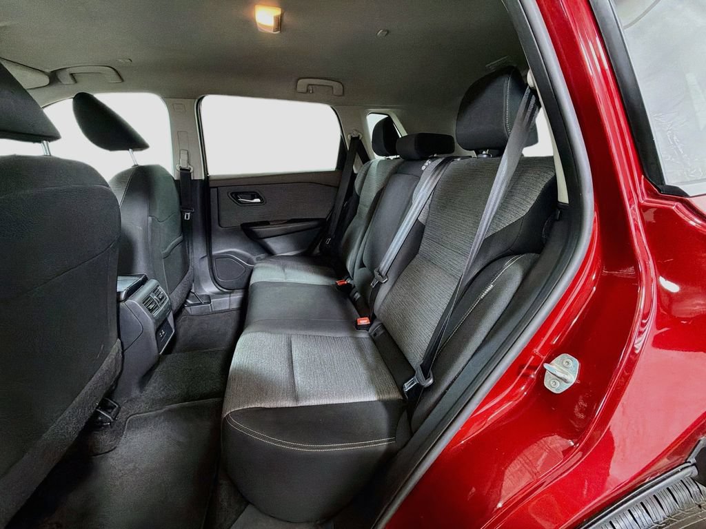 Used 2023 Nissan Rogue SV AWD/4WD image 23