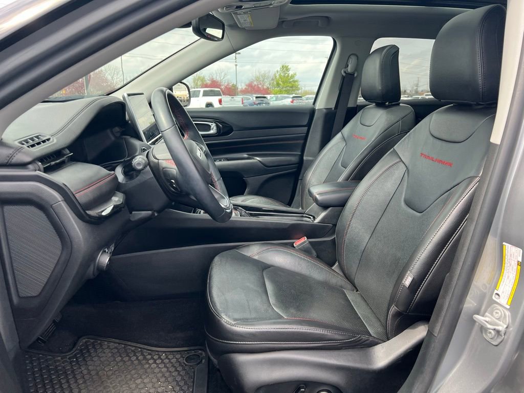 Used 2022 Jeep Compass Trailhawk w/ Trailhawk Elite Group image 8