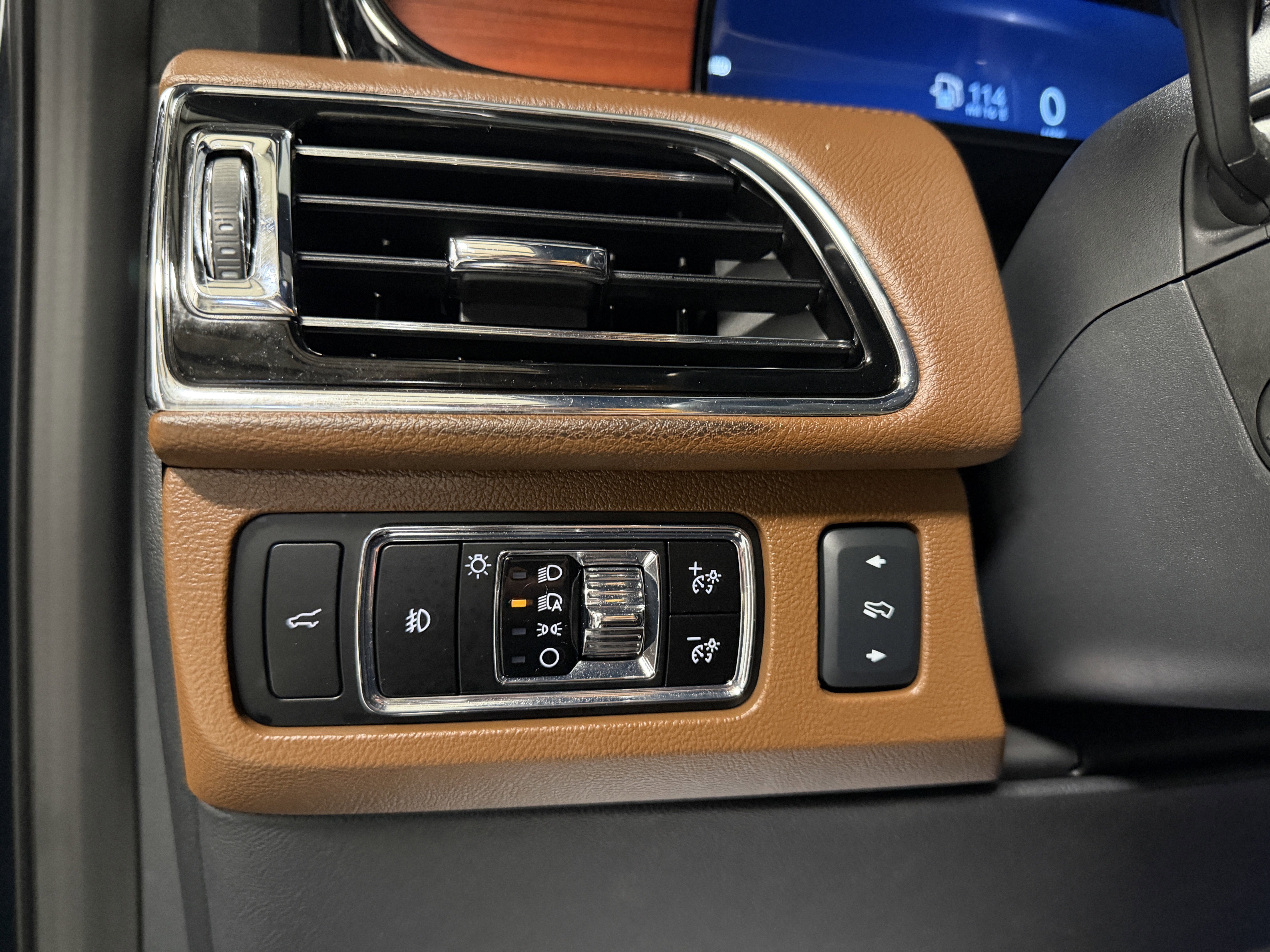 Used 2024 Lincoln Navigator Reserve AWD/4WD image 24