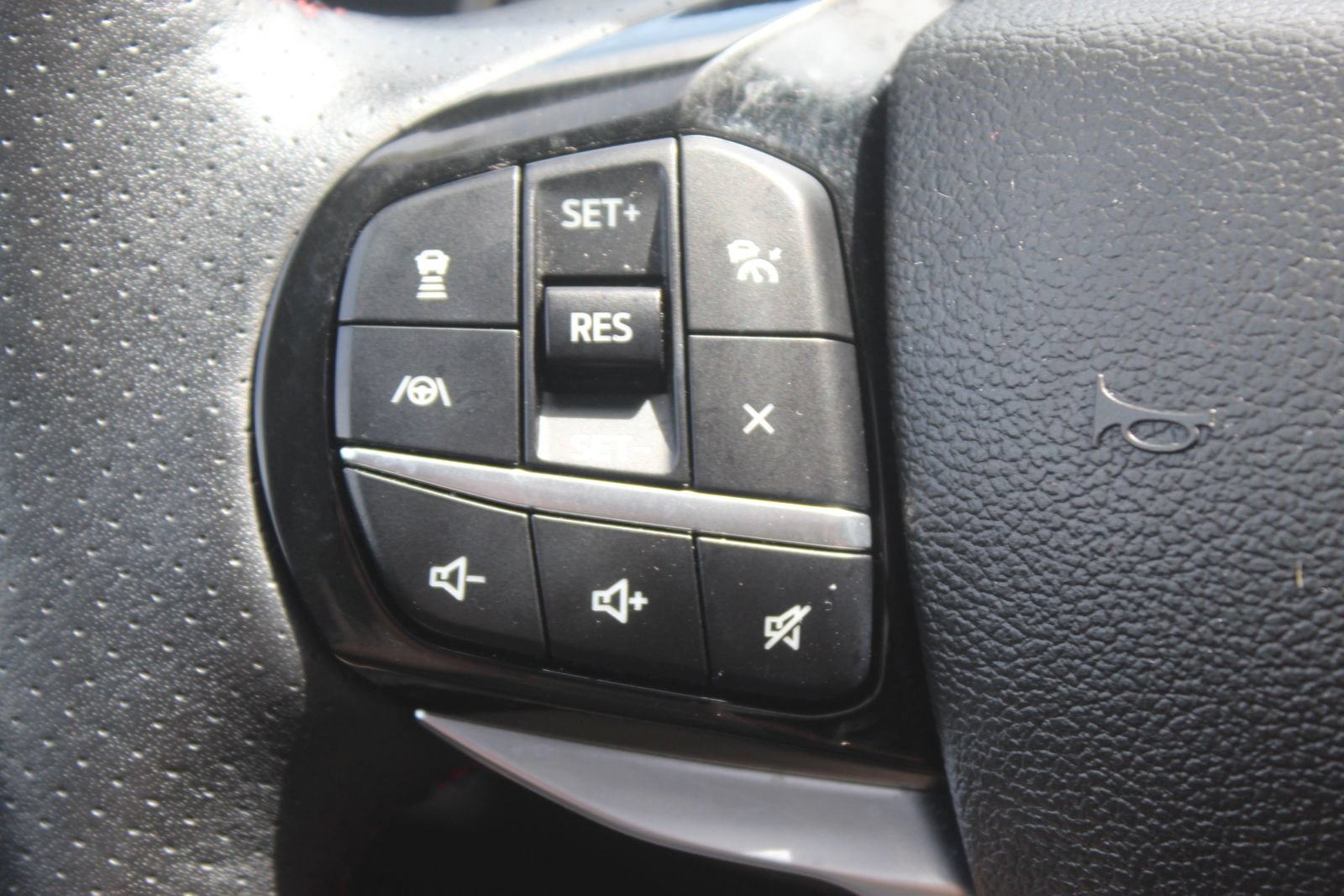 Used 2023 Ford Explorer ST w/ Equipment Group 401A AWD/4WD image 27