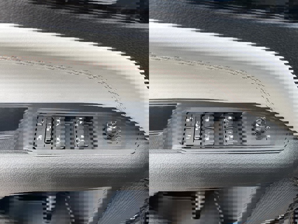 New 2026 Jeep Compass Limited image 19