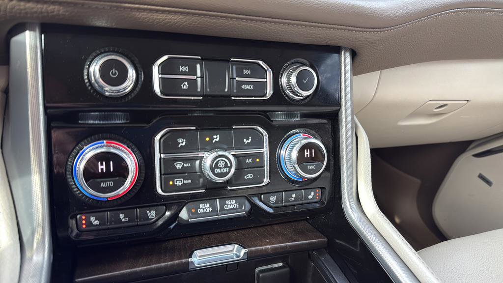 Used 2021 GMC Yukon Denali w/ Advanced Technology Package image 26