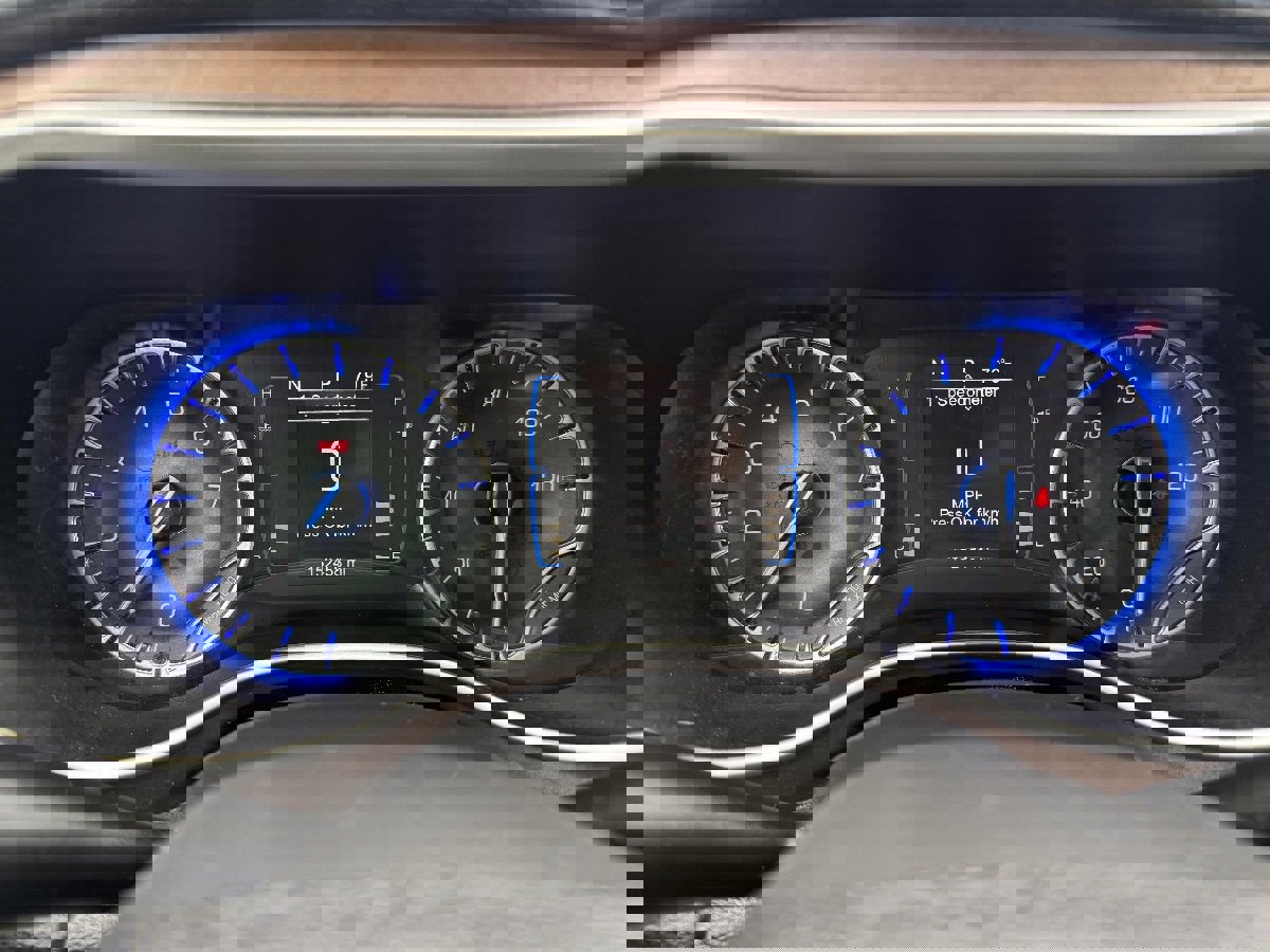 Used 2017 Chrysler Pacifica Touring-L FWD image 26