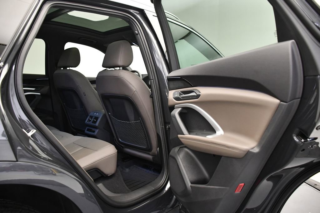 Used 2025 Audi Q5 Premium w/ Convenience Package image 50