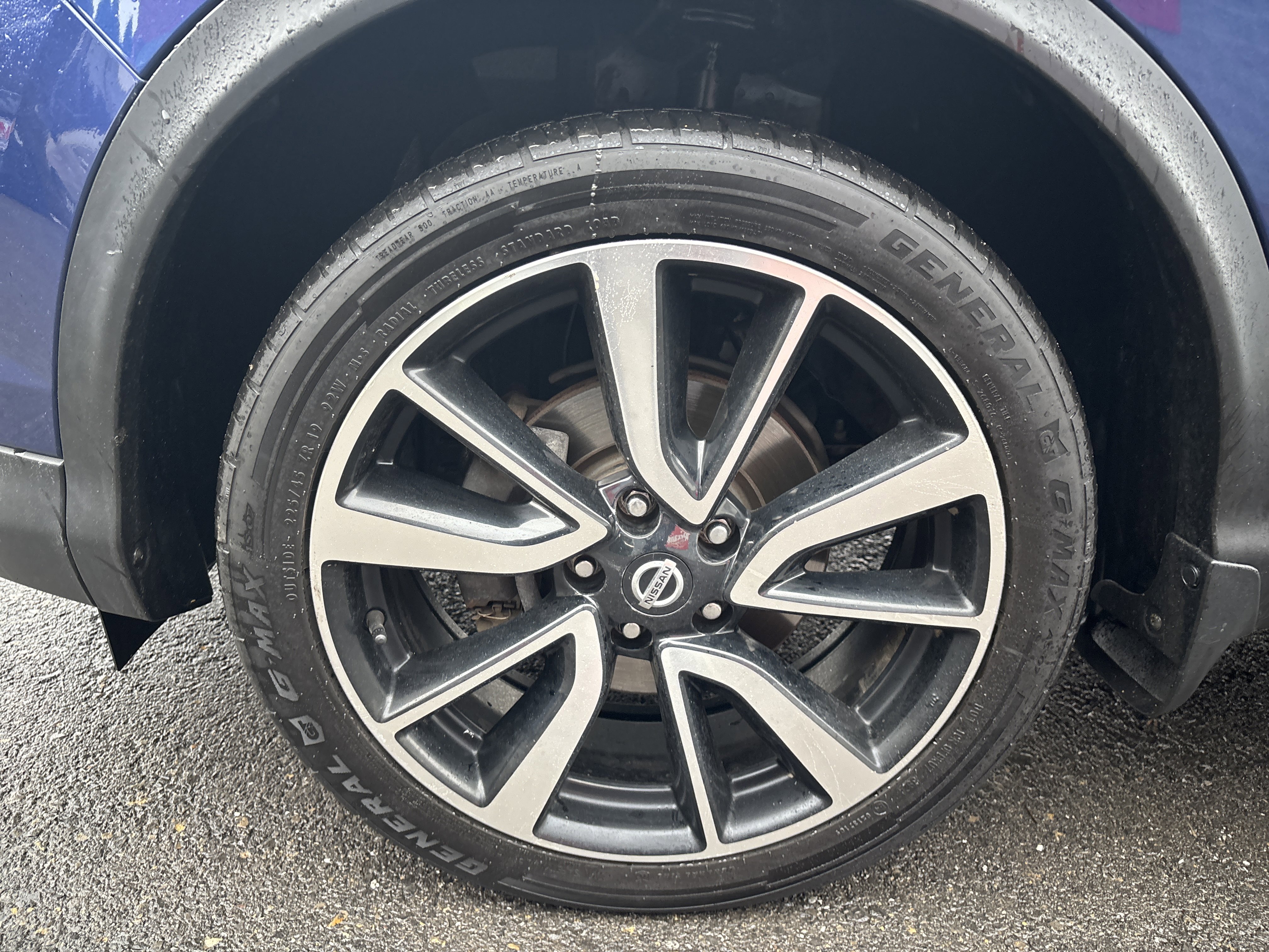 Used 2018 Nissan Rogue Sport SL w/ SL Premium Package image 11