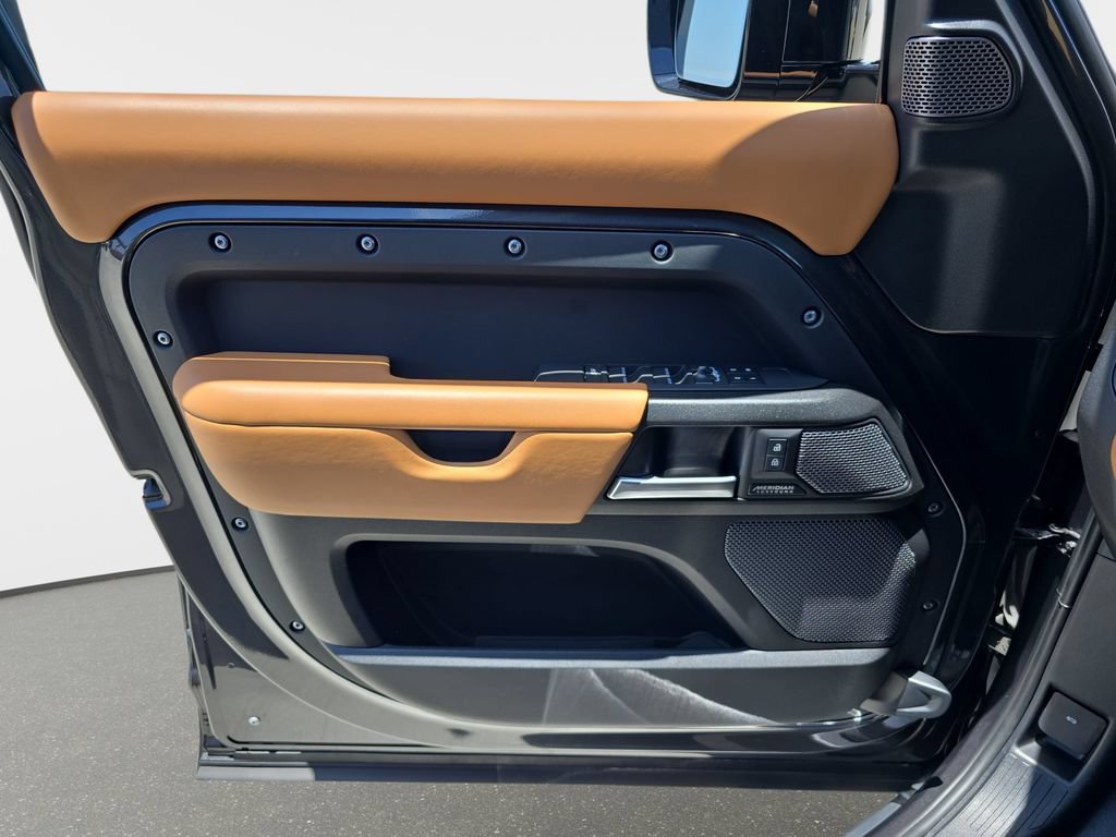 Certified 2024 Land Rover Defender 110 Carpathian Edition AWD/4WD image 27