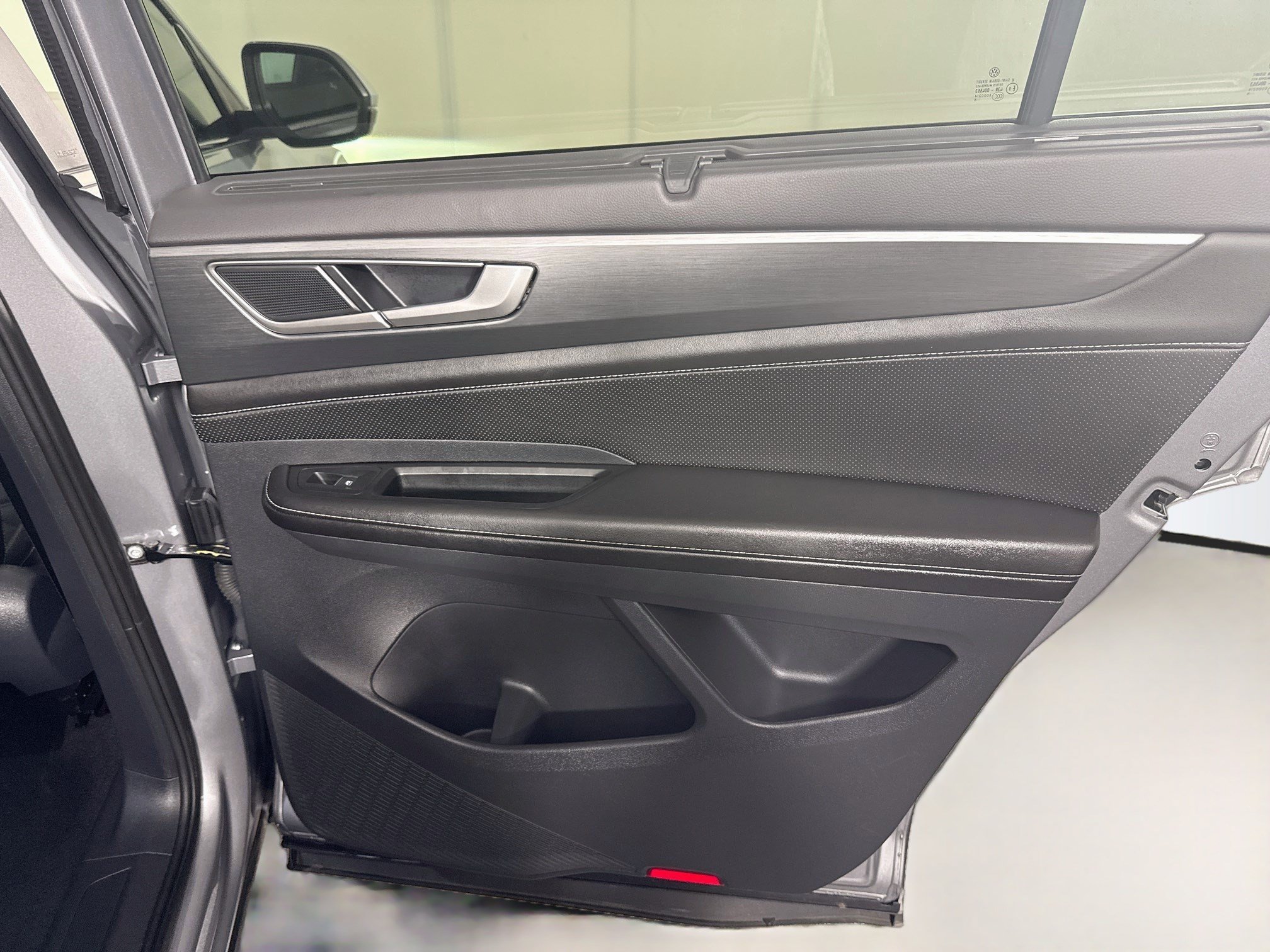 Used 2026 Volkswagen Atlas Cross Sport SE FWD image 28