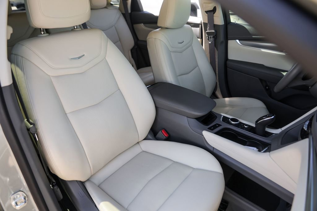 Certified 2023 Cadillac XT5 Premium Luxury w/ Technology Package image 31