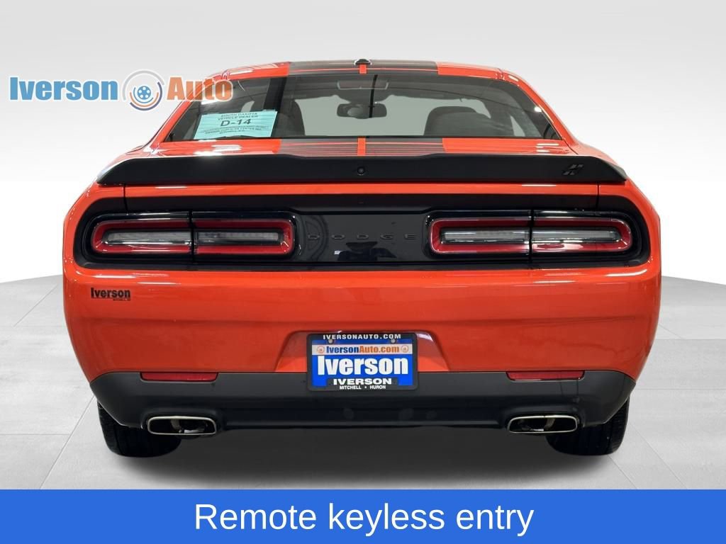 Used 2023 Dodge Challenger SXT w/ Blacktop Package image 8