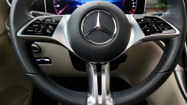 Used 2025 Mercedes-Benz GLC 350e 4MATIC image 63