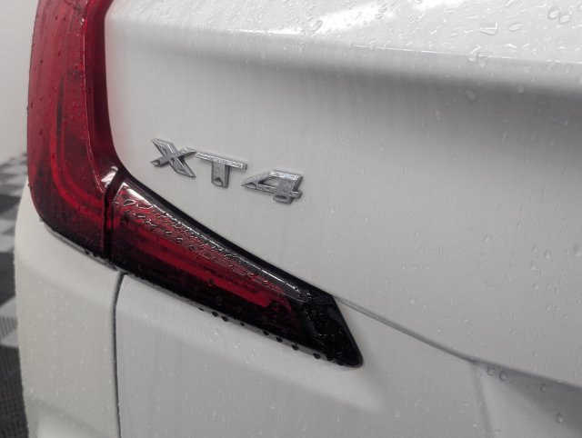 Used 2023 Cadillac XT4 Premium Luxury FWD image 8