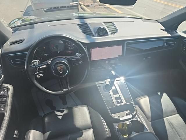 Used 2023 Porsche Macan S AWD/4WD image 5