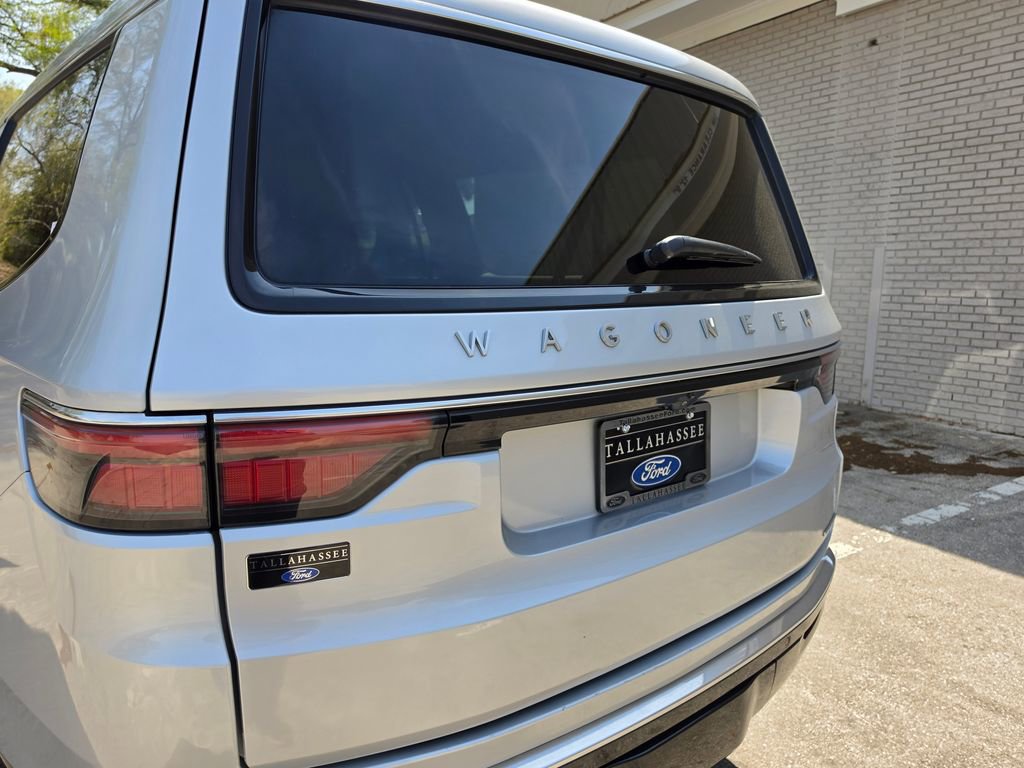 Used 2024 Jeep Wagoneer L Series II image 37