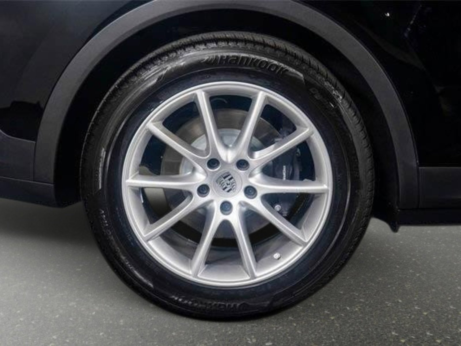 Used 2024 Porsche Cayenne image 12