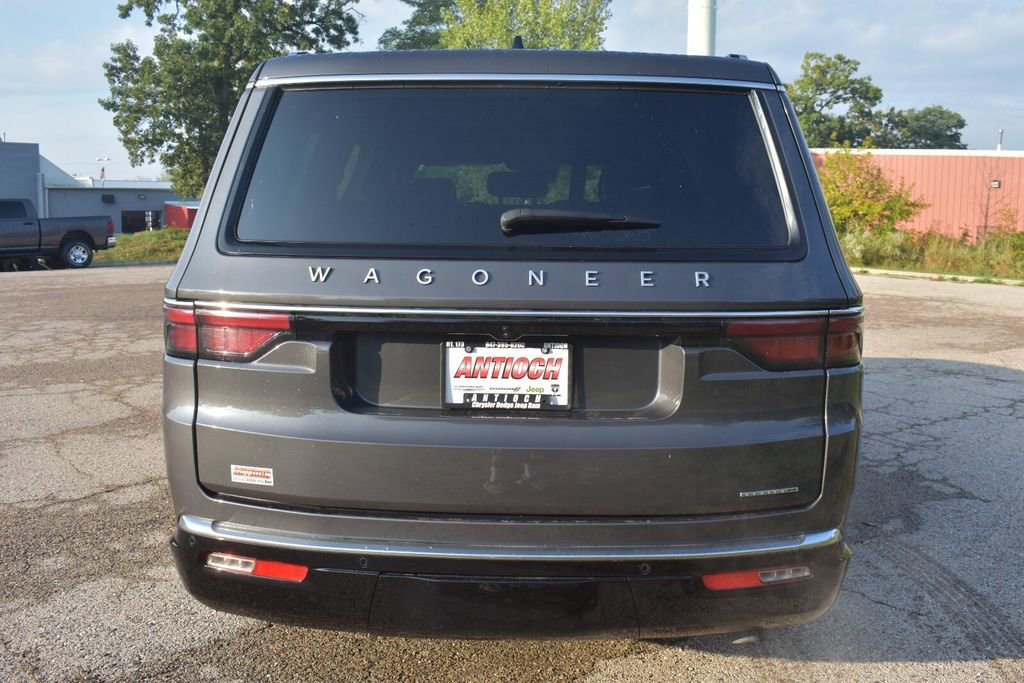 Used 2024 Jeep Wagoneer Series III AWD/4WD image 7