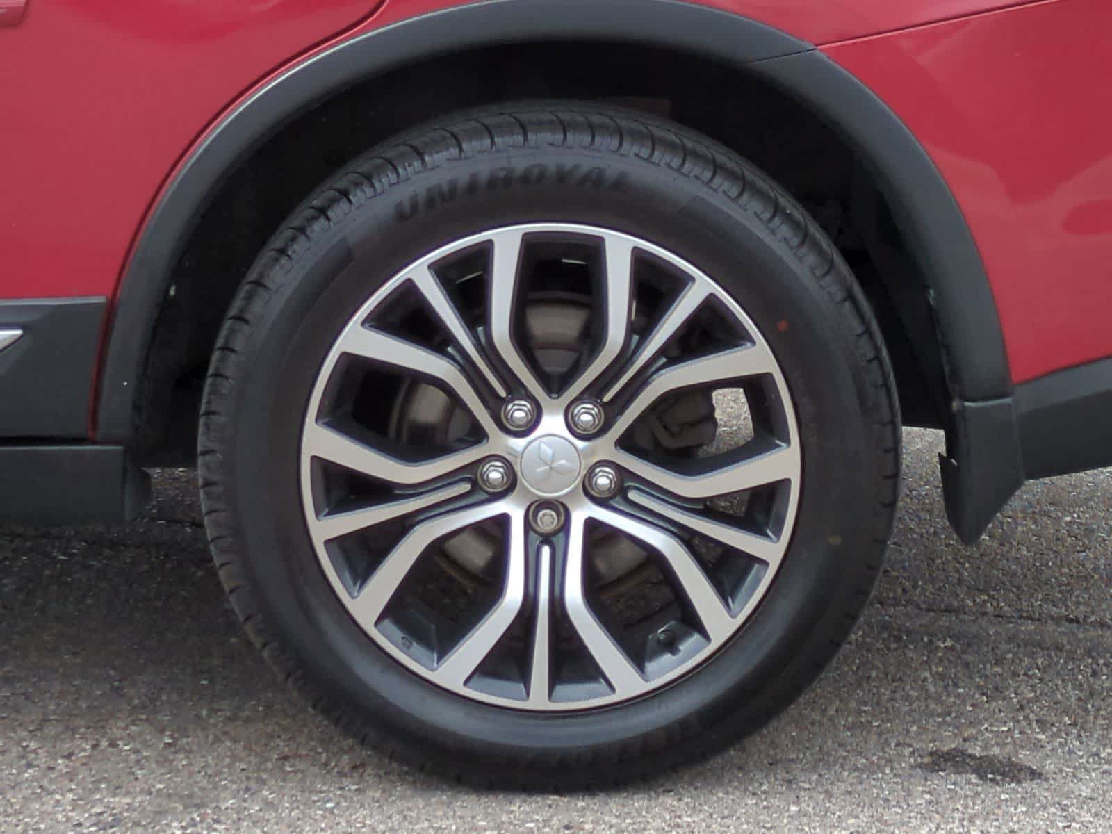 Used 2018 Mitsubishi Outlander ES AWD/4WD image 14