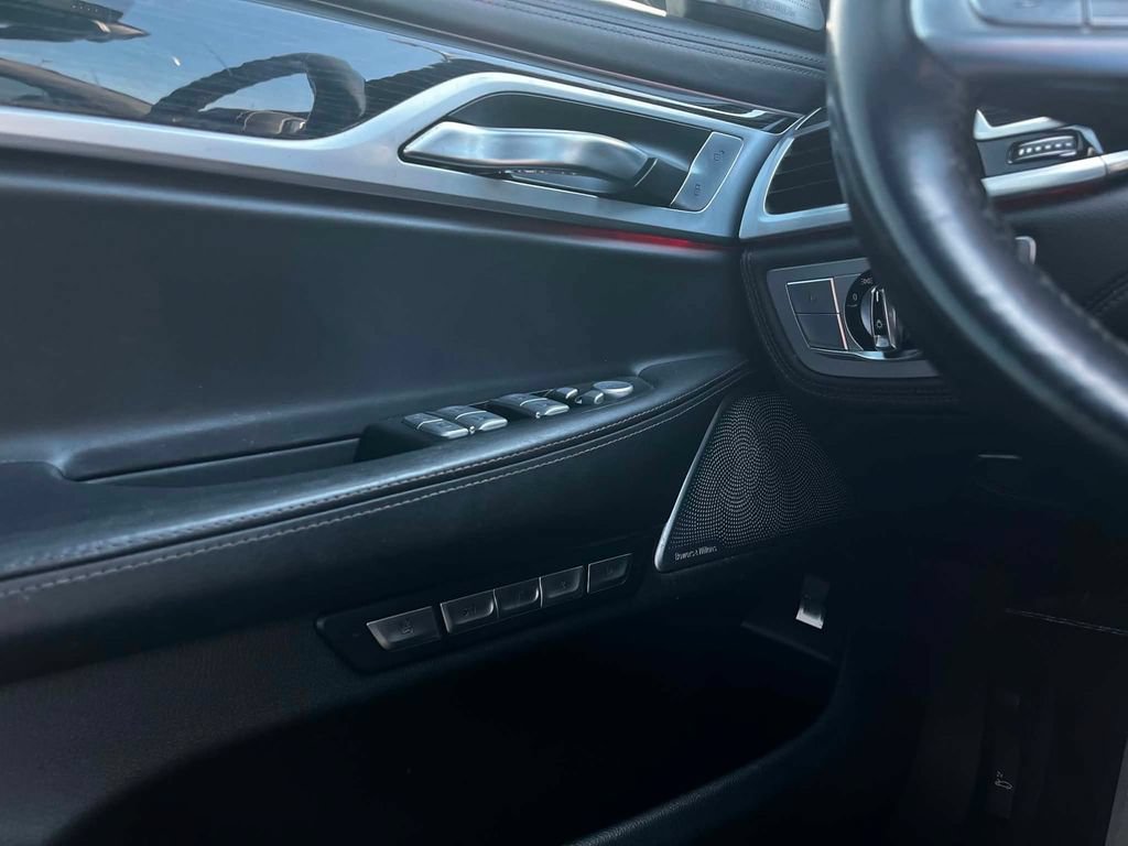 Used 2018 BMW 750i xDrive AWD/4WD image 18