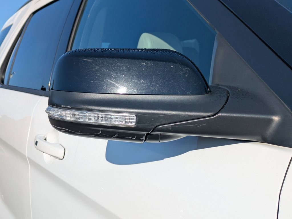 Used 2018 Ford Explorer XLT w/ Equipment Group 202A image 12