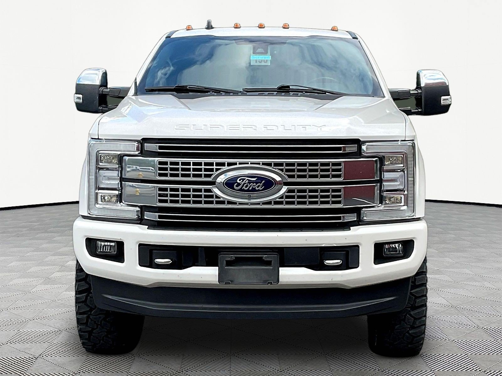 Used 2019 Ford F350 Platinum w/ Platinum Ultimate Package AWD/4WD image 2