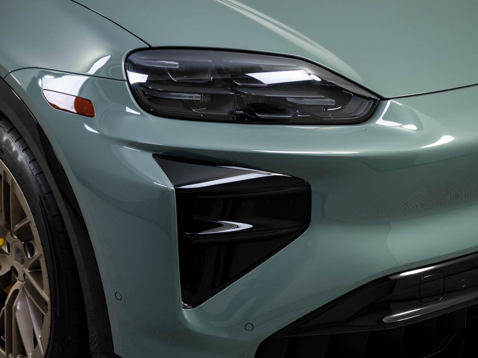 New 2026 Porsche Cayenne Turbo Electric AWD/4WD image 37
