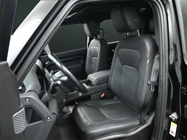 Used 2023 Land Rover Defender 110 X-Dynamic SE image 12