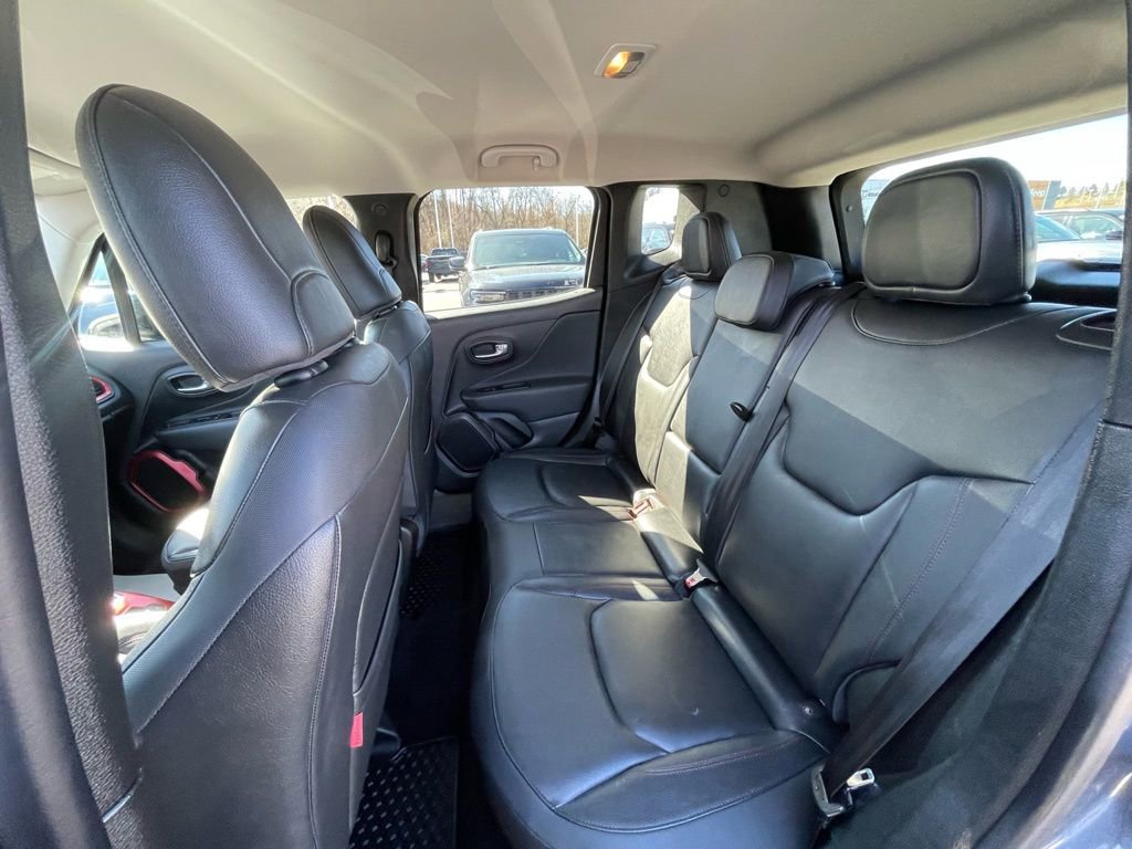 Used 2022 Jeep Renegade Trailhawk image 22