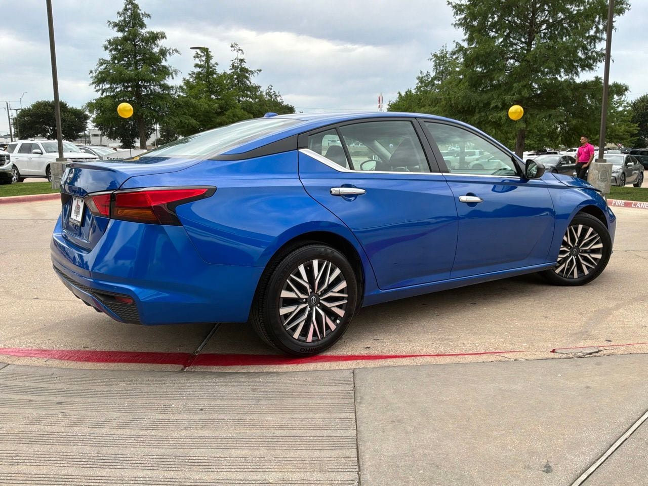 Used 2025 Nissan Altima 2.5 SV FWD image 6