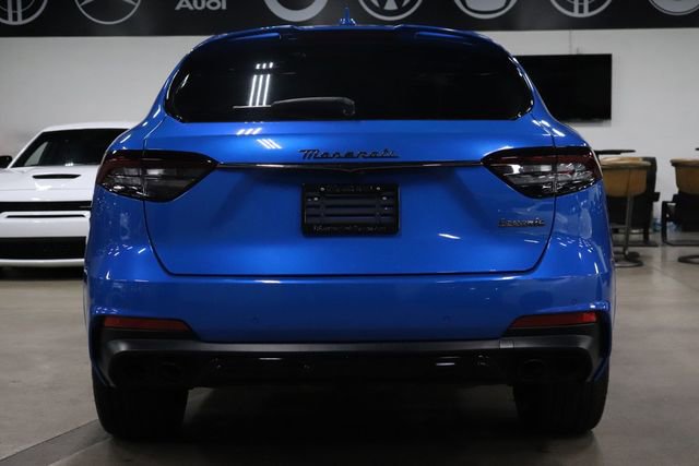 Used 2022 Maserati Levante F Tributo image 4