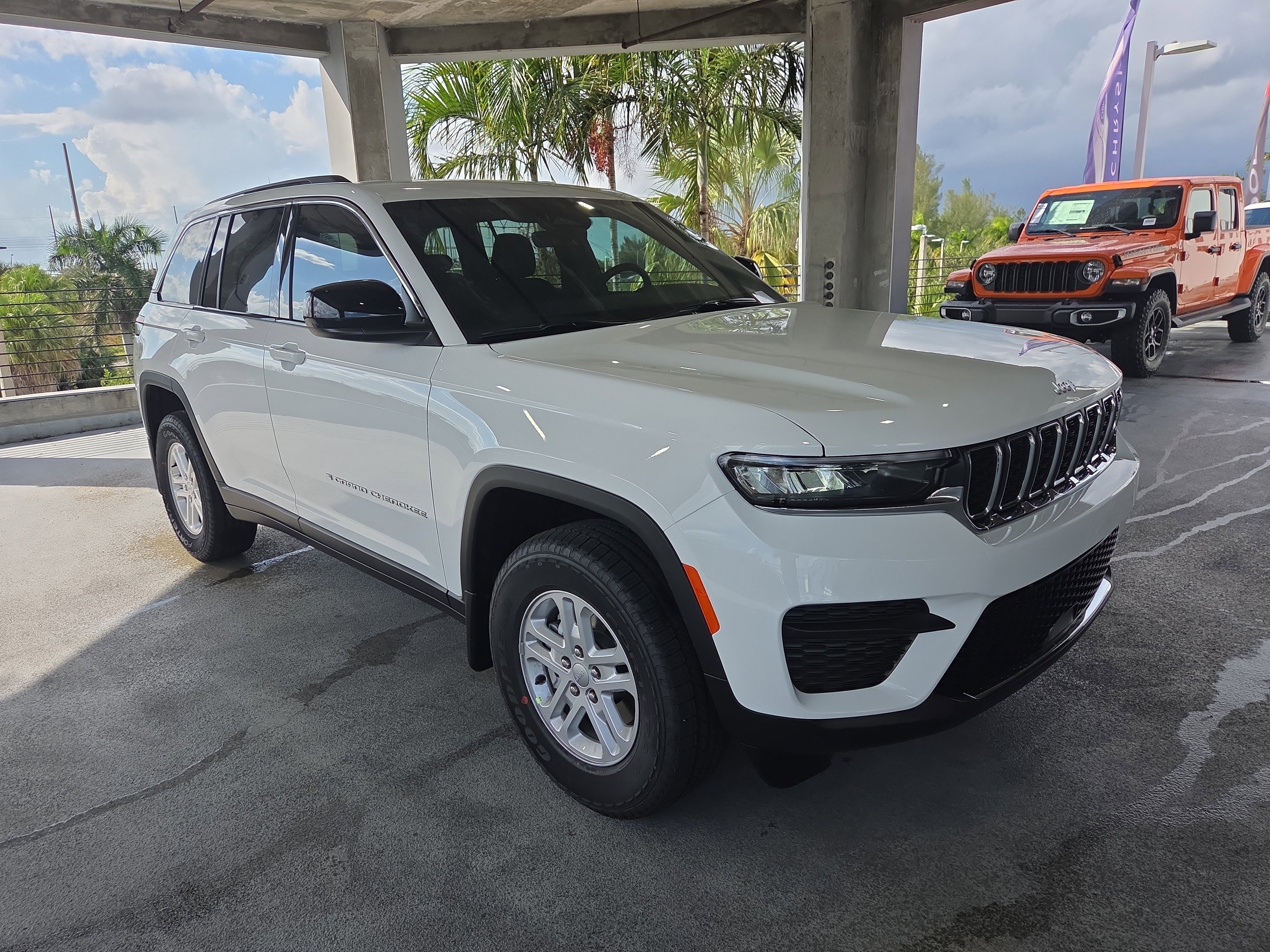 New 2025 Jeep Grand Cherokee Laredo w/ MOPAR Finishing Package RWD image 2
