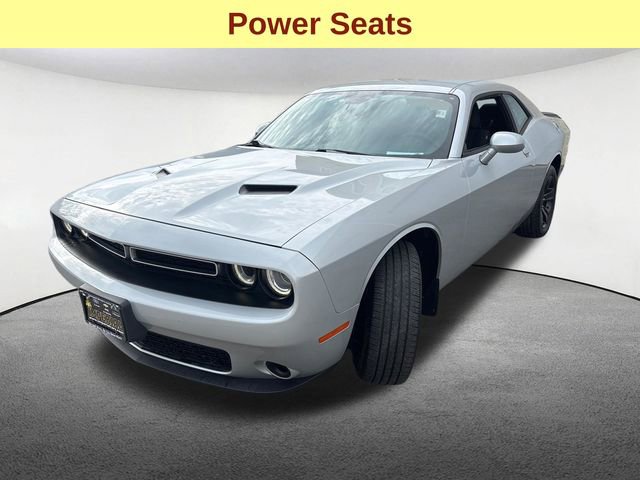 Used 2023 Dodge Challenger SXT image 5