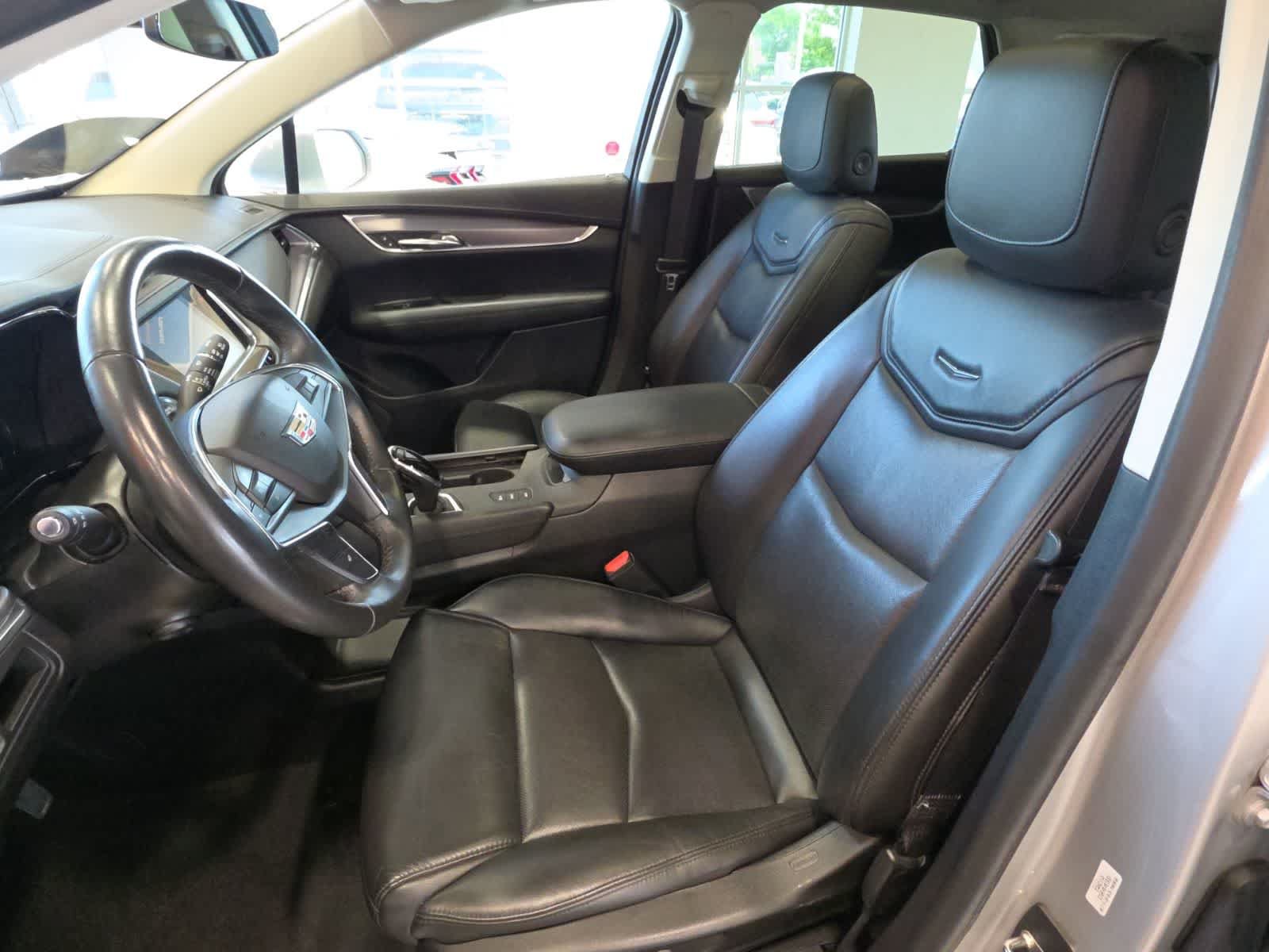 Used 2018 Cadillac XT5 Luxury AWD/4WD image 16