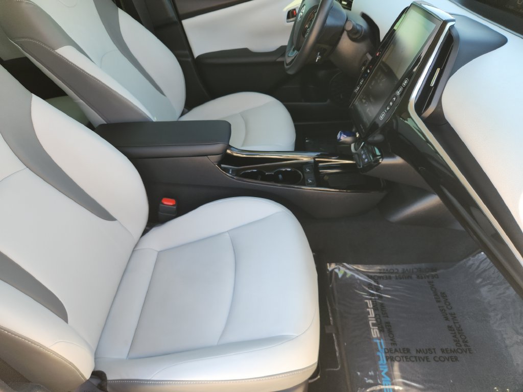 Used 2022 Toyota Prius Prime XLE FWD image 24