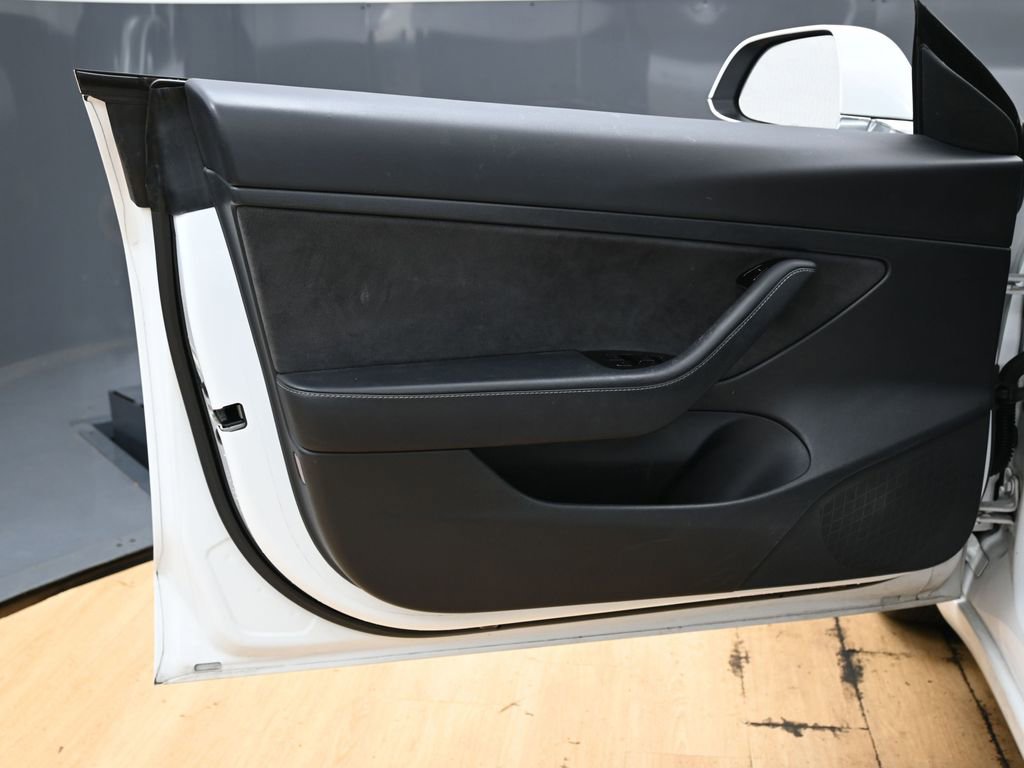 Used 2020 Tesla Model 3 Standard Range Plus image 38