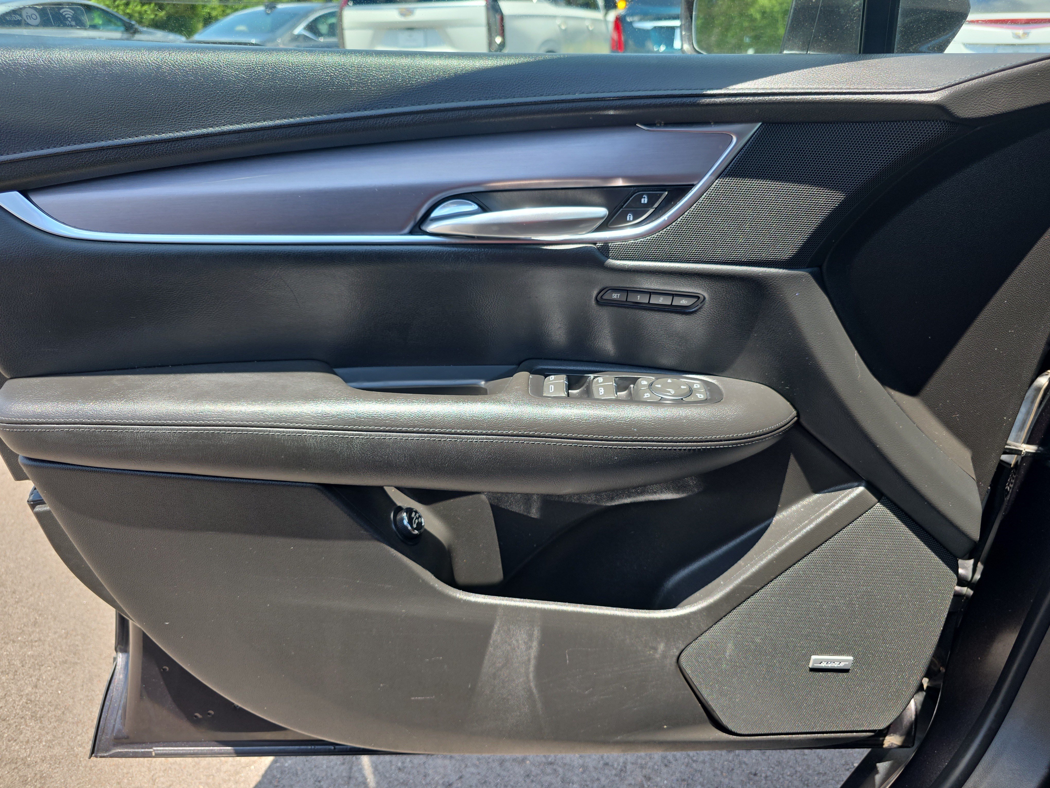 Used 2018 Cadillac XT5 Luxury w/ Driver Awareness Package FWD image 17