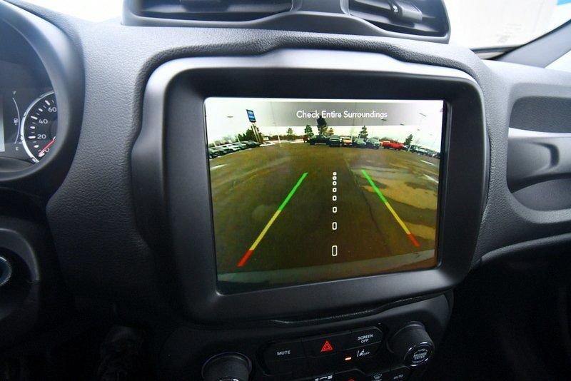 Used 2023 Jeep Renegade Latitude AWD/4WD image 26