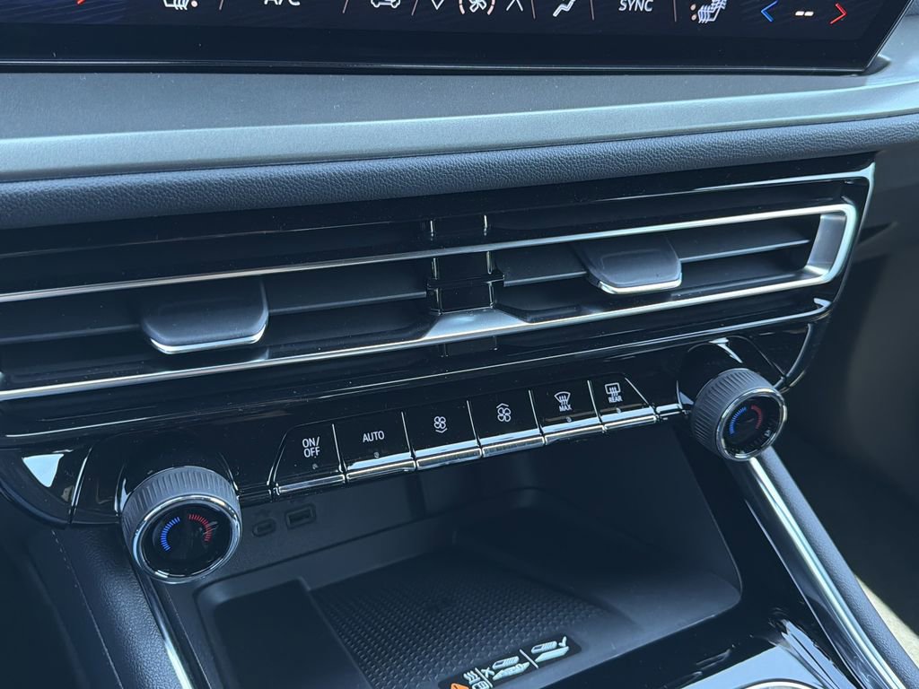 New 2026 Chevrolet Traverse LT FWD image 6