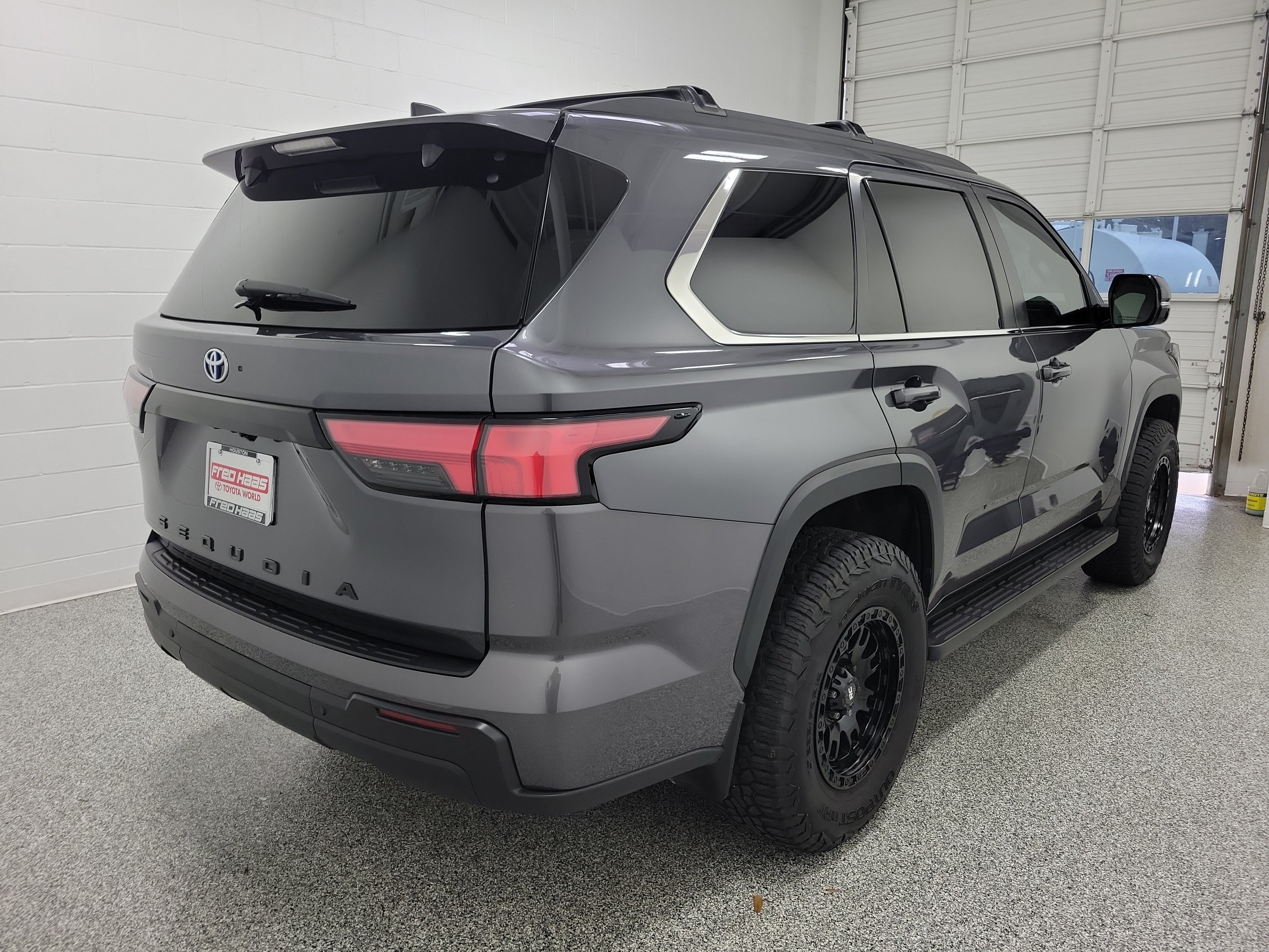 Used 2024 Toyota Sequoia SR5 w/ SR5 Premium Package AWD/4WD image 5