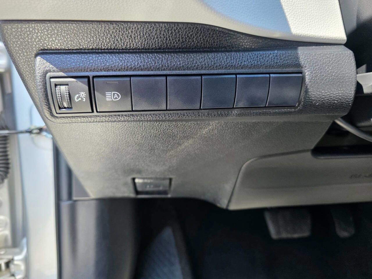 Used 2020 Toyota Corolla SE image 14