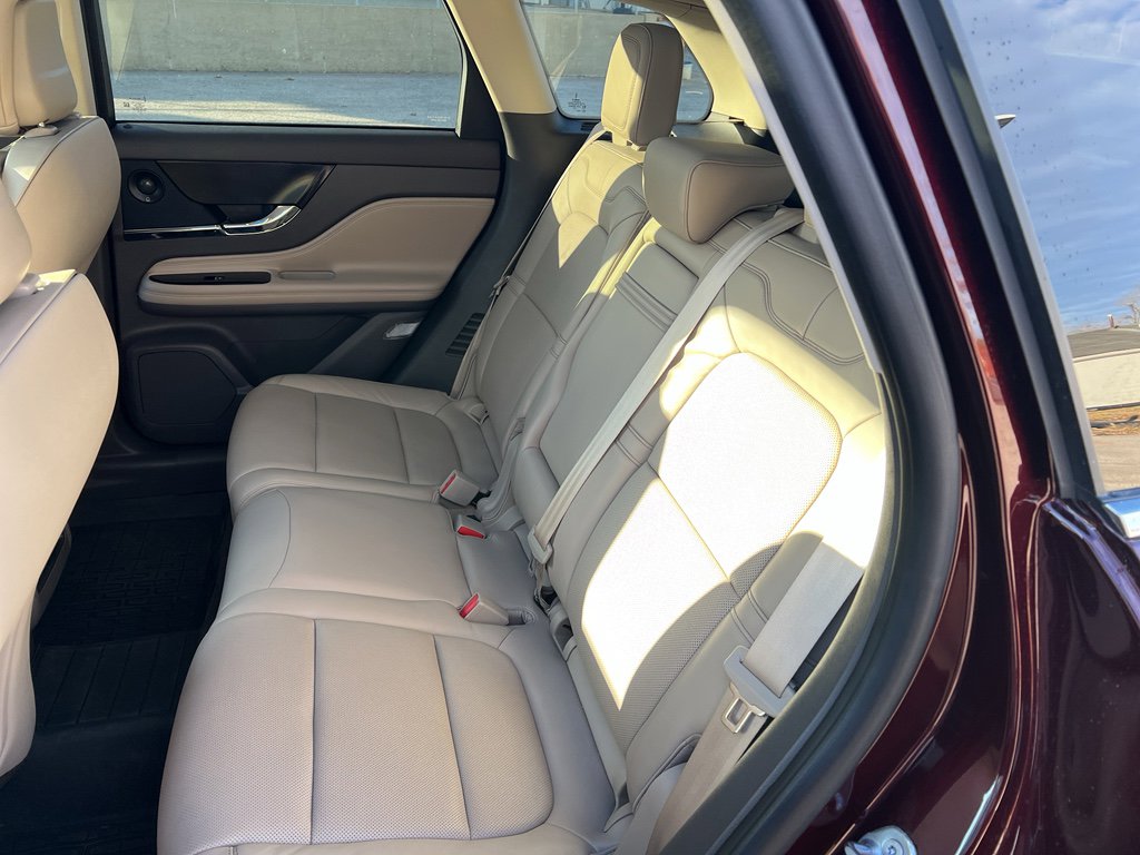 Used 2020 Lincoln Corsair Reserve w/ Elements Package image 16