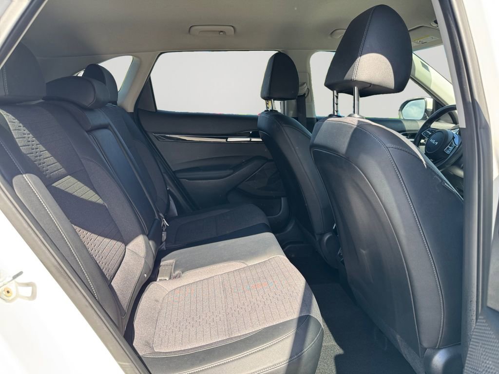 Used 2023 Kia Seltos S w/ Navigation Package FWD image 13